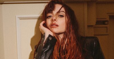 Copertina di Annalisa: “Capita che mi senta sola. Di fronte a tante persone che si aspettano molto da te, scatta un enorme senso di responsabilità che mi pesa sulle spalle”