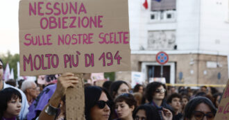 Copertina di Legge 194, la relazione sui dati del 2023 consegnata con due anni di ritardo: invariato il tasso di aborti, crescono quelli farmacologici