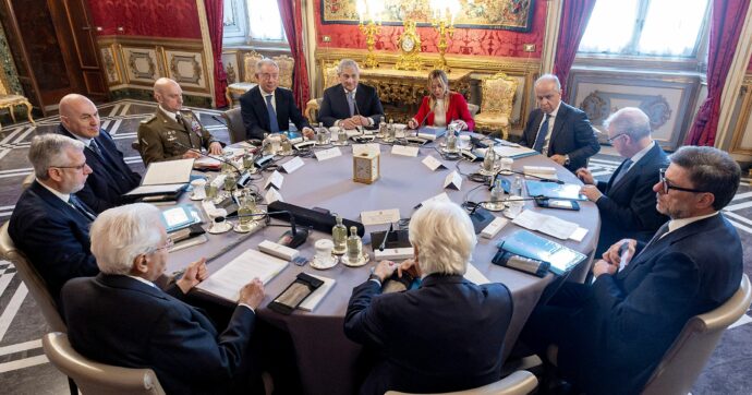 Iran, Mattarella riunisce il Consiglio Supremo di Difesa: “Seri effetti destabilizzanti. Rischio di gravissime iniziative terroristiche”