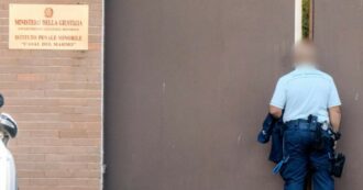 “Torture e pestaggi anche con forbici ed estintore nel carcere minorile di Casal del Marmo”, l’inchiesta dei pm di Roma su 10 agenti