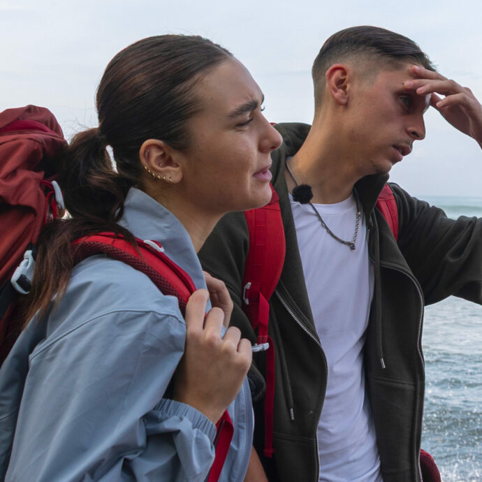 Pechino Express, Chanel Totti e Filippo Laurino mettono alla prova gli indonesiani: “Cosa conoscete dell’Italia?”. La risposta è virale – IL VIDEO