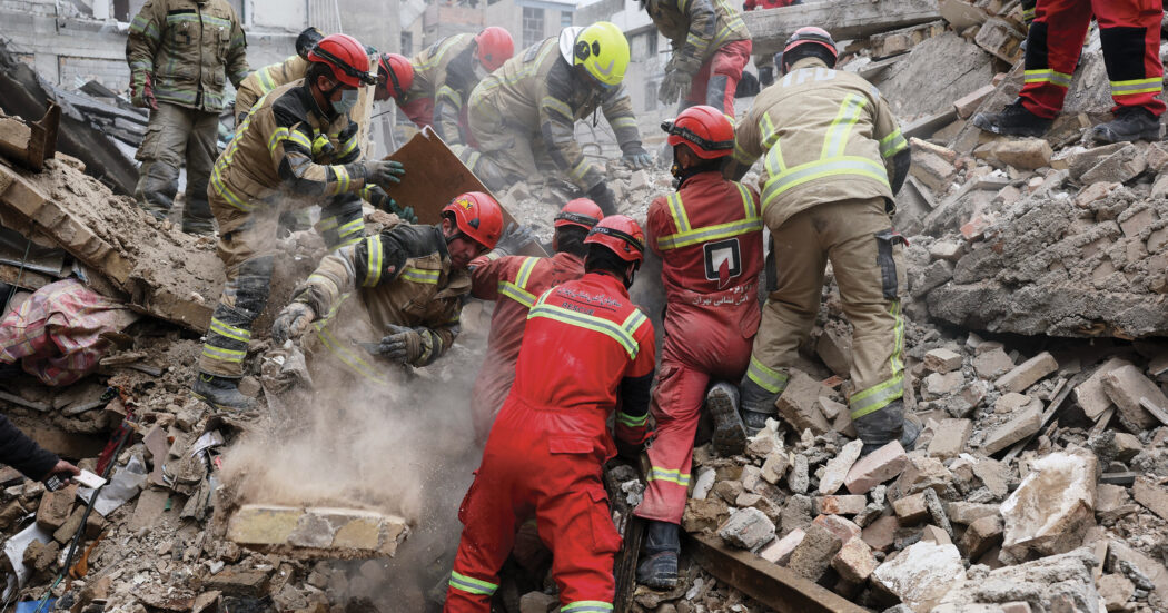 Iran, la guerra Usa e noi: i pareri di Battistelli, Bertolini e Gaiani