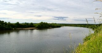 Copertina di Inquinanti, opere idrauliche, plastica, barriere create dall’uomo: i fiumi italiani versano in cattive acque