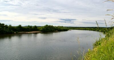 Copertina di Inquinanti, opere idrauliche, plastica, barriere create dall’uomo: i fiumi italiani versano in cattive acque