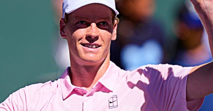 La scritta “Jannik” e il fenicottero nascosto: il particolare sulle scarpe di Sinner a Indian Wells