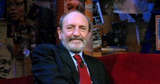 “Siamo il popolo più debole della terra. Per mangiare, apriamo il frigo anziché sudare nei campi. Anche l’impero romano finì perché non lavorava più nessuno”: l’affondo di Umberto Galimberti