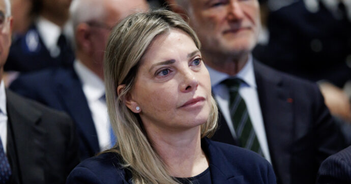 “Il governo decida su che reati indagare”: quando Bartolozzi proponeva una legge per controllare i pm riscrivendo la Carta