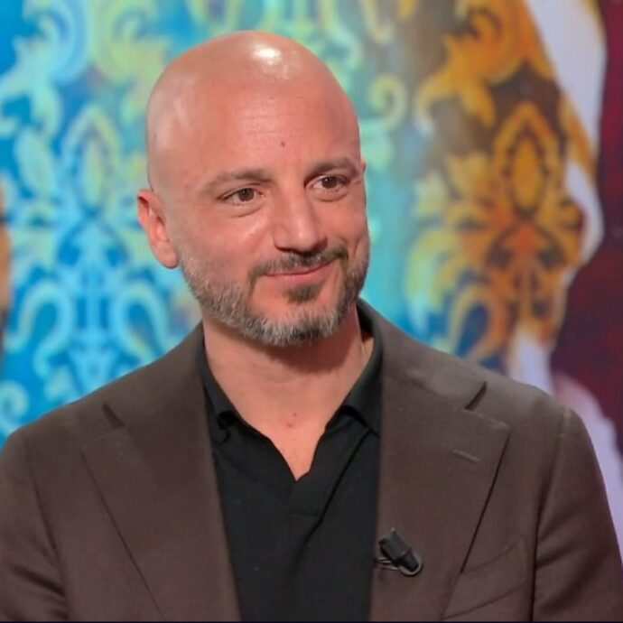 “Il cinema non mi rendeva più felice, ero insoddisfatto. Con mio padre nessun rapporto, la sua mancanza è stata riempita da mio nonno”: così Nicolas Vaporidis