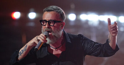 Copertina di “Dopo il successo mi sono perso, pensavo solo alle macchine e ad avere più donne. Le dicerie sulla sfortuna? Ho sbagliato a ignorarle”: così Marco Masini