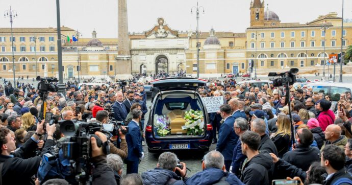 “Ti vogliamo bene”, l’addio a Bonaccorti