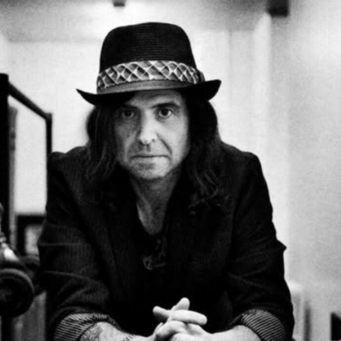 È morto Phil Campbell, il chitarrista dei Motörhead si è spento a 64 anni “a seguito di una complessa operazione”