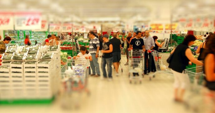 Il primo diritto del consumatore? Non consumare. Consigli per (i non) acquisti | La trave nel piatto, la rubrica di SlowFood