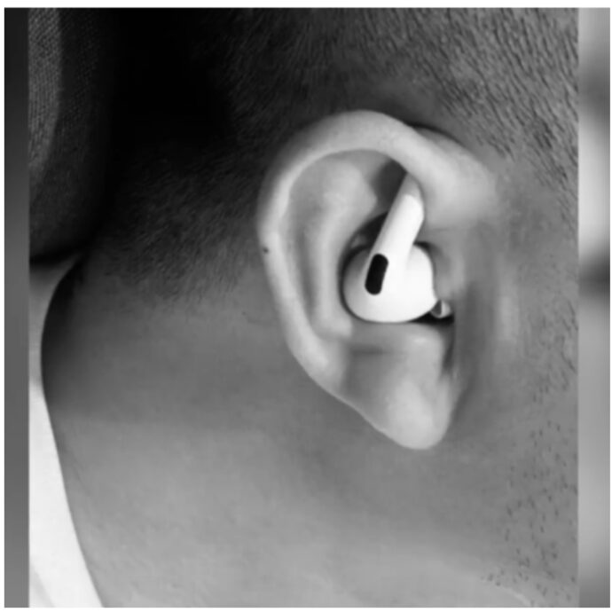 Ma come si indossano gli AirPods? C’è chi propone su X una alternativa e il dibattito diventa virale, ma la verità ufficiale rimane solo una
