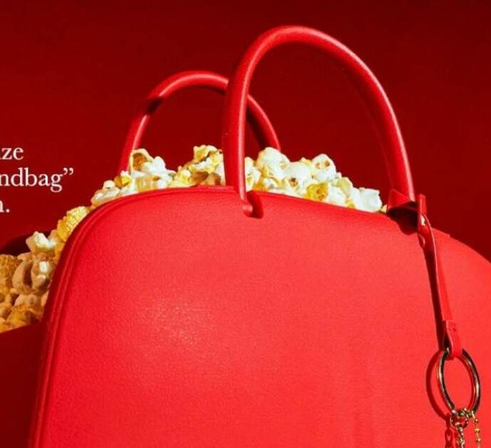 Una borsetta al posto del solito barattolo dei popcorn: la trovata per l’uscita al cinema de “Il Diavolo veste Prada 2” è già virale