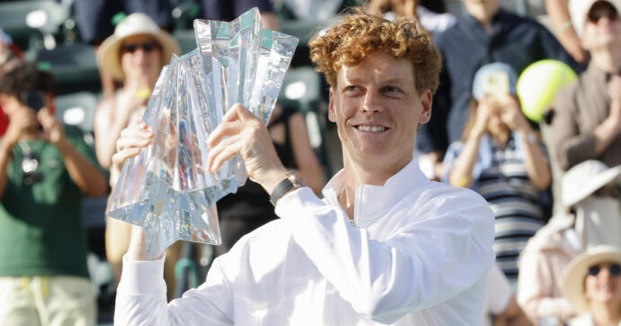 Sinner batte Medvedev e trionfa per la prima volta a Indian Wells: è iniziata la caccia alla vetta Atp di Alcaraz