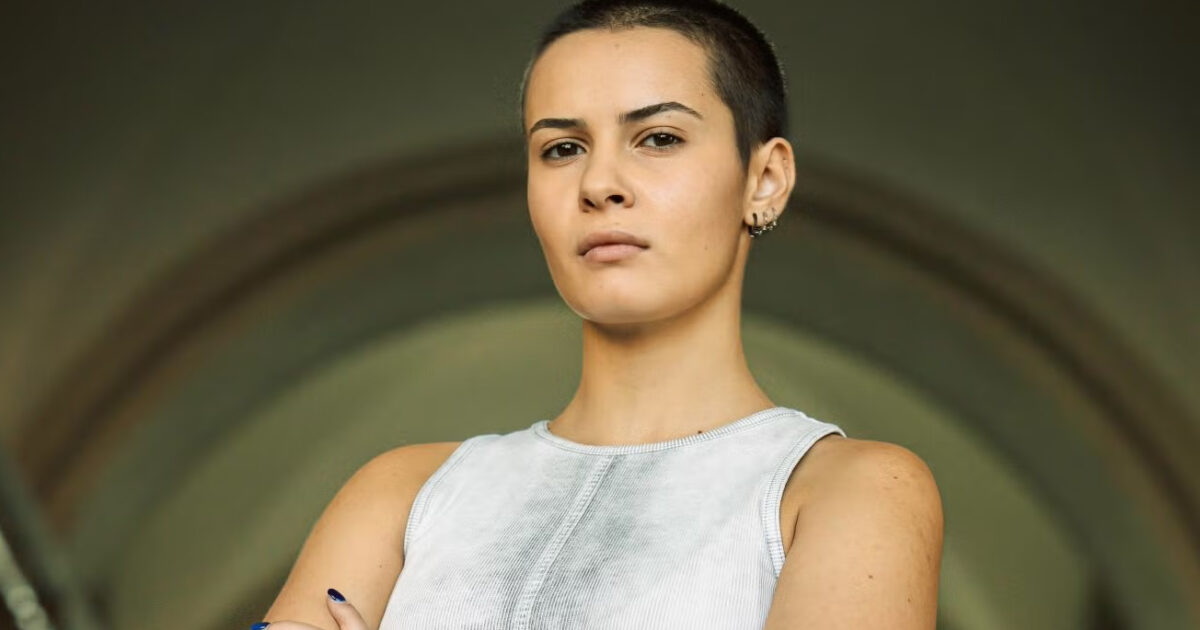 “Mi hanno dato della ‘malata, psicopatica e lesbica’. Alcuni professori mi hanno giudicata. A un passo da X Factor, ho rinunciato”: parla Carlotta Pinto di Mare Fuori 6