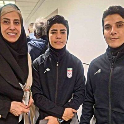 Copertina di Il caso delle calciatrici iraniane, portate via dall’Australia dopo il ritiro della richiesta d’asilo: “Minacciate le loro famiglie”