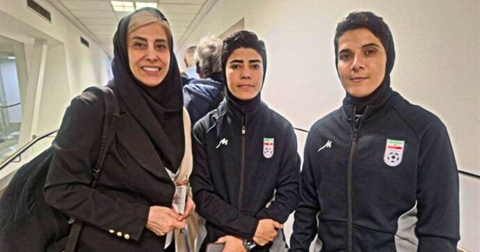 Il caso delle calciatrici iraniane, portate via dall’Australia dopo il ritiro della richiesta d’asilo: “Minacciate le loro famiglie”