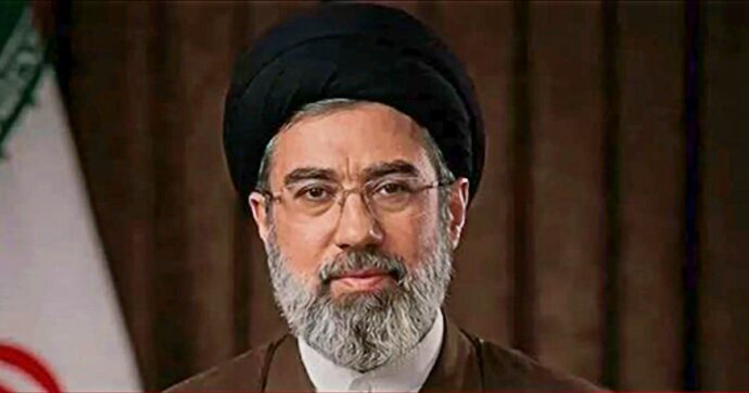 “Mojtaba Khamenei è sopravvissuto al raid del 28 febbraio perché era in giardino”: la rivelazione del Telegraph