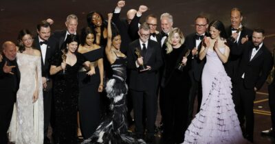 Copertina di “E ora andiamo a prenderci un Martini”, P.T. Anderson trionfa agli Oscar 2026 con la “farsa” anti Trump. Tutti i premi