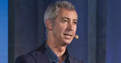 Copertina di “C’è un aumento dei tentativi di suicidio e dei disturbi alimentari. Alle istituzioni dico: smettetela di litigare sui telefonini e mettetevi a studiare”: parla Paolo Kessisoglu