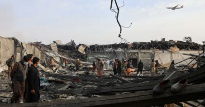 Copertina di L’Afghanistan accusa il Pakistan: “400 morti in un raid su un ospedale a Kabul”. Islamabad nega