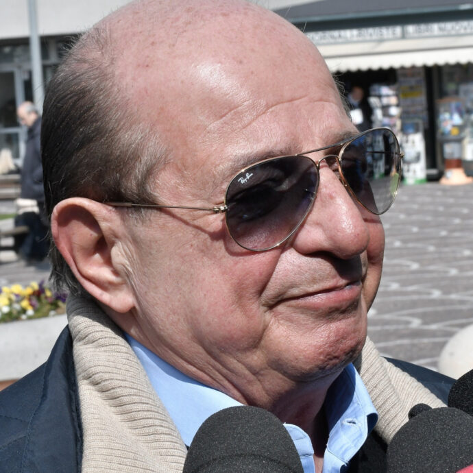 Giancarlo Magalli: “Il figlio segreto di Raffaella Carrà? Mai sentito nominare. L’adozione è la cosa che mi stupisce di più perché è un’impresa complicata e non è da lei”