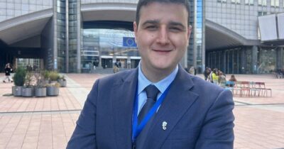 Copertina di Huaweigate, interrogato per oltre quattro ore Andrea Maellare: è l’ex assistente dell’europarlamentare Martusciello