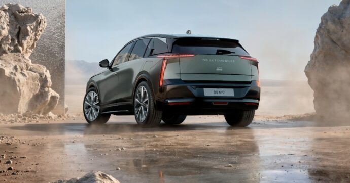 DS N°7, il ritorno del premium alla francese. Elettrificazione, design sofisticato e più comfort – FOTO