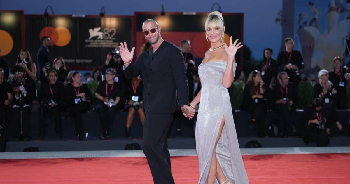 “Fervono i preparativi, la coppia Micaela Ramazzotti-Claudio Pallitto pronuncerà il fatidico sì quest’estate”: l’indiscrezione del settimanale “Chi”