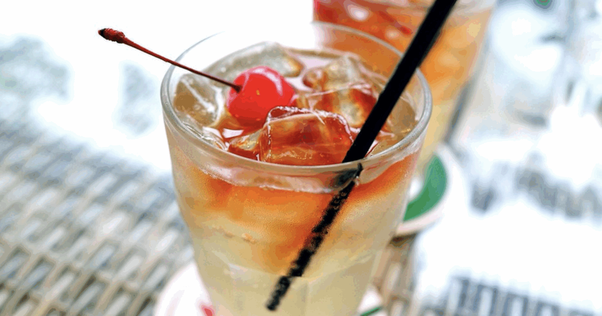 Perché la Gen Z beve sempre meno alcol: lo “zebra striping” e la contromossa di bar e ristoranti