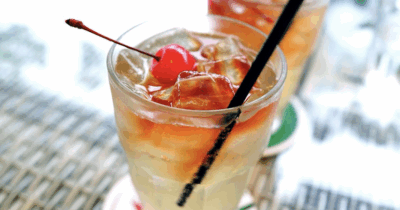 Copertina di Perché la Gen Z beve sempre meno alcol: lo “zebra striping” e la contromossa di bar e ristoranti