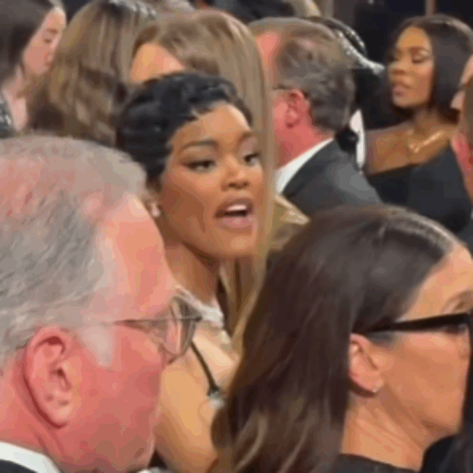 “Sei un uomo che mette le mani addosso a una donna… non toccarmi, non spingermi”: Teyana Taylor furiosa con l’addetto alla sicurezza, ecco cosa è successo agli Oscar 2026
