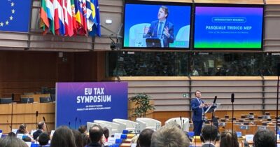 Copertina di Tridico (Parlamento Ue): “Tassare gli extraprofitti di aziende energetiche e produttori di armi per aiutare chi è danneggiato dai rincari”