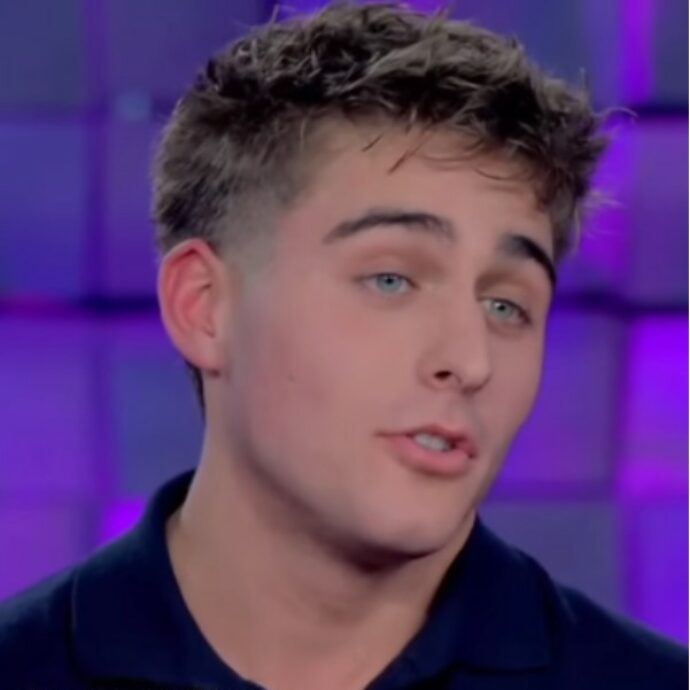 “Un figlio non ha bisogno di genitori perfetti. Ha bisogno di genitori felici”: il figlio di Bonolis sbotta dopo le critiche per la foto di Sonia Bruganelli e Angelo Madonia