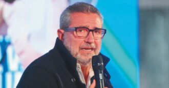 Referendum, la premier sceglie Fedez e il suo senatore Zaffini omaggia Berlusconi: “Le toghe sono come un cancro”