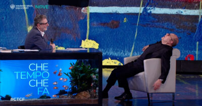 Copertina di Verdone e i consigli medici: “Un cretino sul set abusava della ‘pillolina blu’, un dosaggio da prestazione super. Un giorno abbiamo sentito un botto tremendo…”