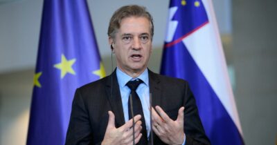 Copertina di “Una società di spionaggio israeliana sta operando per influenzare le elezioni”: la denuncia del primo ministro sloveno