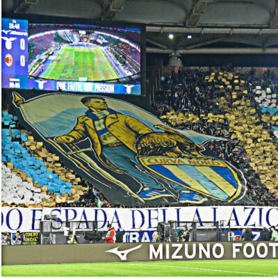 Copertina di Aquile, corvi e avvoltoi: il destino dannato della Lazio da Paparelli a Lotito, tra drammi, intrighi e trame politiche