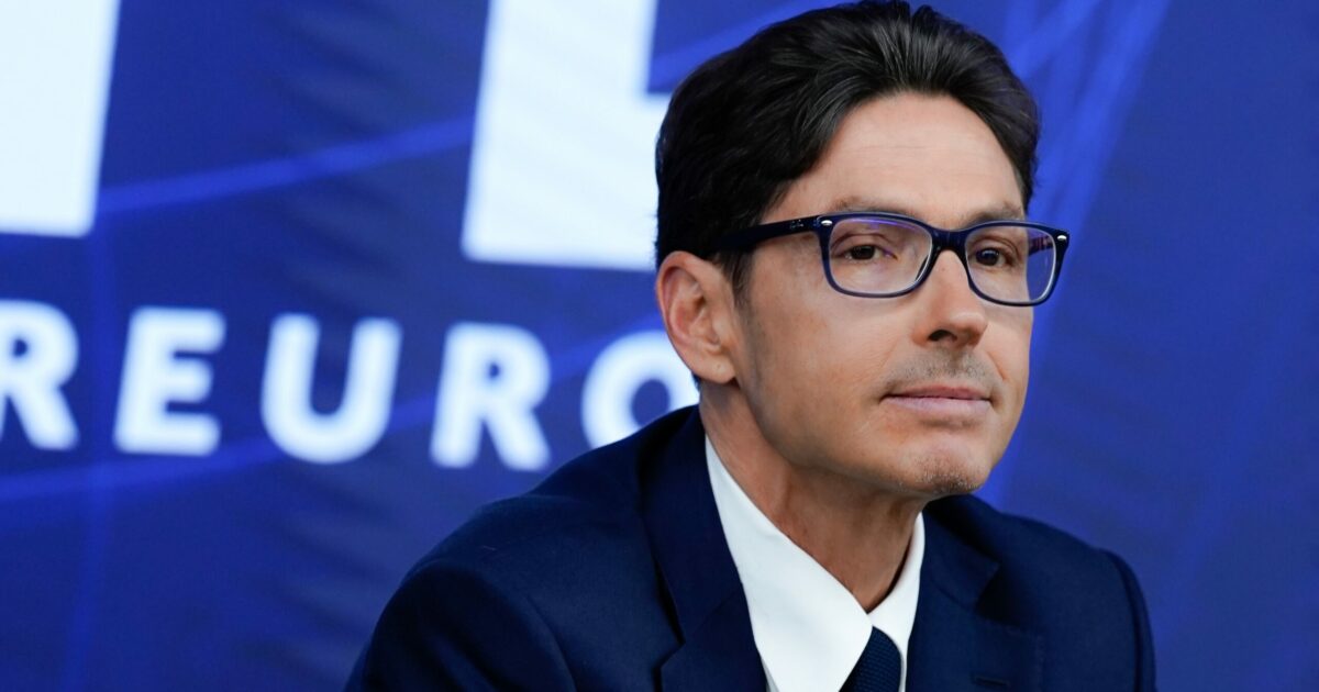 Pier Silvio Berlusconi: “Corona? Non abbiamo perso tempo e non vogliamo perderlo oggi. Ci siamo difesi da menzogne e insulti. Signorini non lo sento da un po”. E sul referendum nessuna sorpresa: “Voto sì”