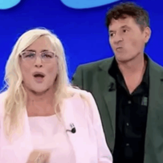 “Mai detto o Mammucari o me. Gli ho detto ‘sei un pirla’. Ho sempre accettato tutte le sue proposte. Ma ora quando ho un ospite non entra più. Iodice tornerà a Domenica In”: parla Mara Venier