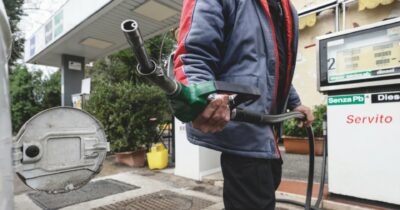 Copertina di Caro energia, arriva lo sconto elettorale su diesel e benzina