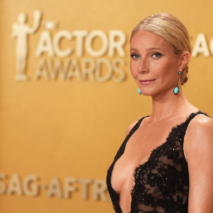 Gwyneth Paltrow mette all’asta il suo guardaroba: dai bozzetti del vestito degli Oscar alle borse di lusso, in vendita 250 capi per mezzo milione di dollari