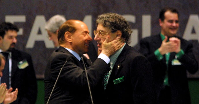 Berluskaiser e l’Umbertone: 30 anni di amicizia, rivalità, insulti e alleanze tra Berlusconi e Bossi