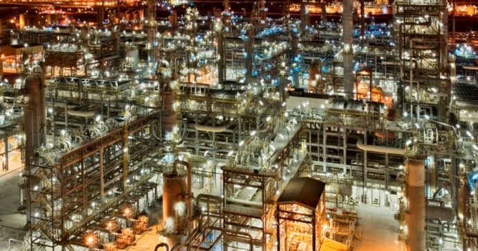 Perché gli attacchi agli impianti di Gnl di Ras Laffan aprono uno “scenario da Armageddon” sui mercati. I rischi per l’Europa