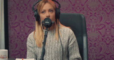 Copertina di Il fuori onda di Giorgia Meloni a Pulp Podcast diventa virale: “Famme’ fini’, m’hai fatto perdere il ragionamento”