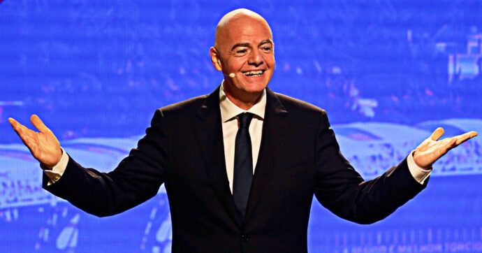 Mondiali, Trump ‘minaccia’ l’Iran e Infantino continua a vivere in un universo parallelo: “Il potere del calcio per promuovere la pace”