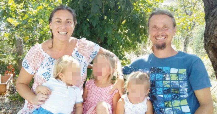 Il bosco senza più famiglia: squallore e show all’italiana