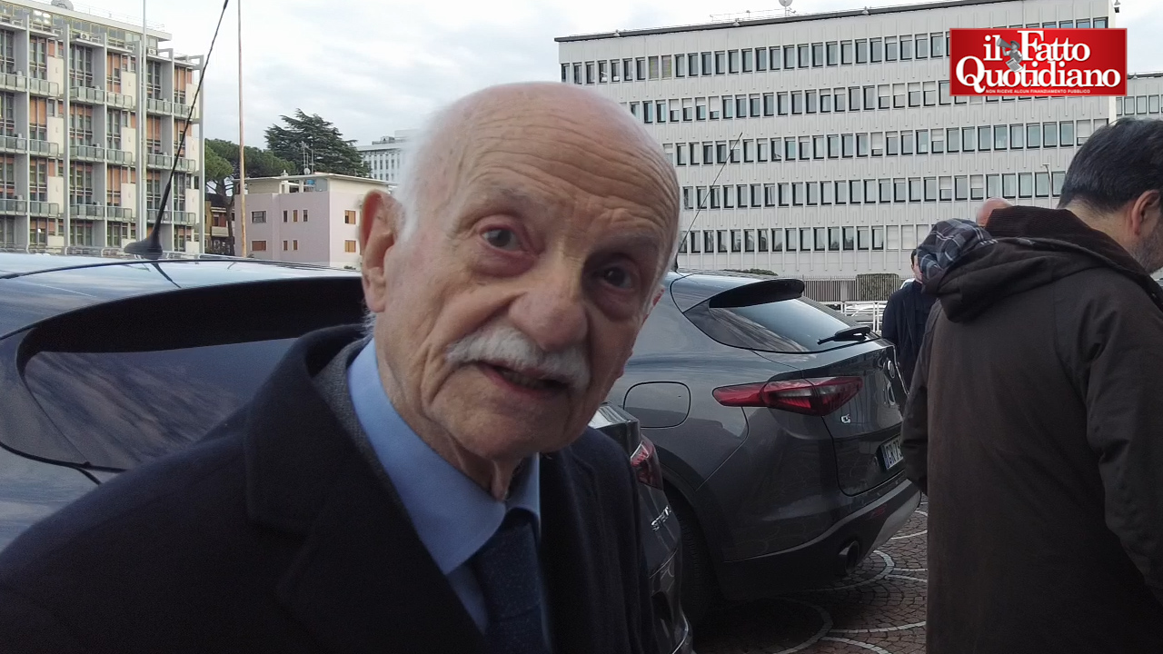 Anche il generale Mario Mori vota Sì: presente all’appuntamento di Fdi. E alle domande del Fatto risponde: “Hai rotto i cogl…”