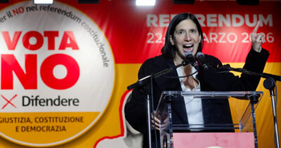 Copertina di Caso Delmastro, Schlein e Conte: “Dimissioni subito”